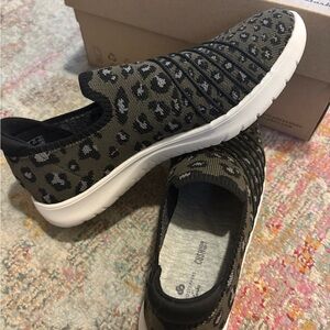 NWT Clark’s Adella Step Leopard Print Slip-On Shoes